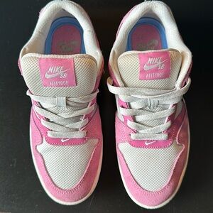 NIKE SB Women’s Alleyoop